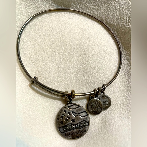 Lot of 14 Alex & Ani bracelet/bangle, excellent pre-loved condition - Picture 11 of 16